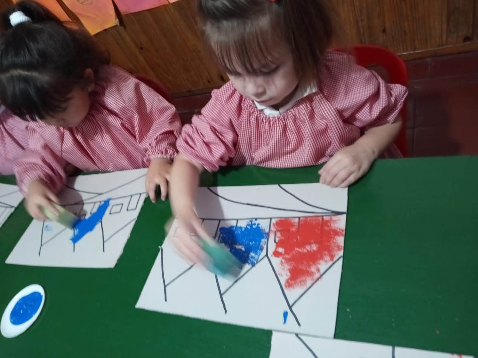 Actividades de plástica en Nivel Inicial San Nicolás